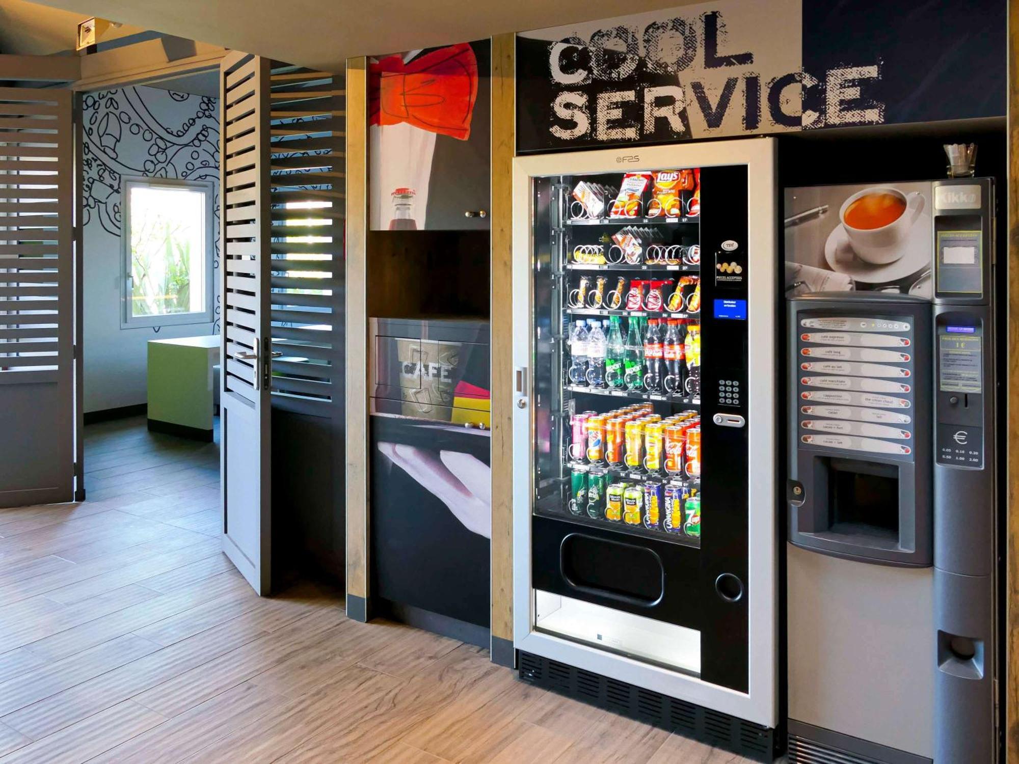 Ibis Budget Beauvais Aeroport Tillé Eksteriør bilde